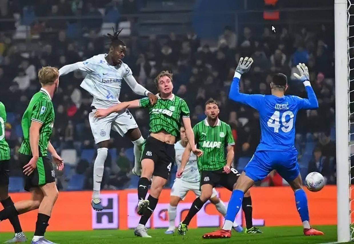 轮换主力仍大胜！国米5-0横扫萨索诺，阿坎吉处子球+劳塔罗追队史，齐沃执教封神